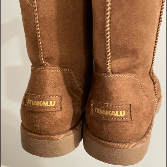 Knockoff Ugg style boot size 9.5 worn only once - Picture 3 of 4